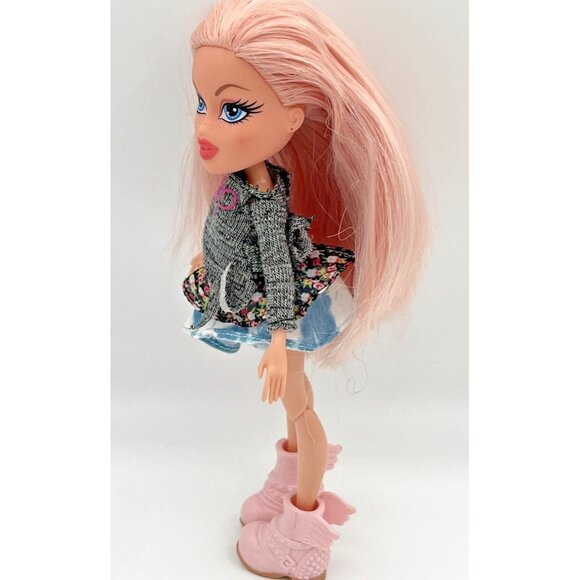 Bratz Cloe Doll Selfie Snaps Reboot 2015 MGA Entertainment pink hair - Picture 7 of 15